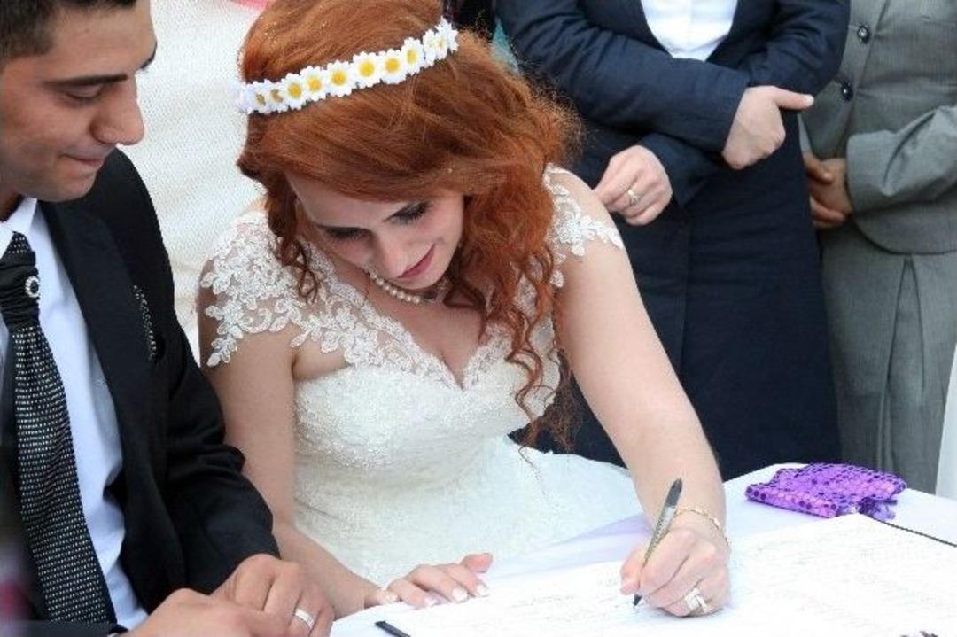 İspanyol Geline T&uuml;rk Usul&uuml; D&uuml;ğ&uuml;n