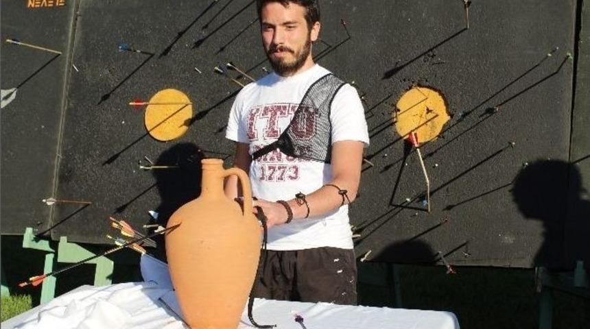 Oklar Altın Dolu Testiyi Hedef Aldı