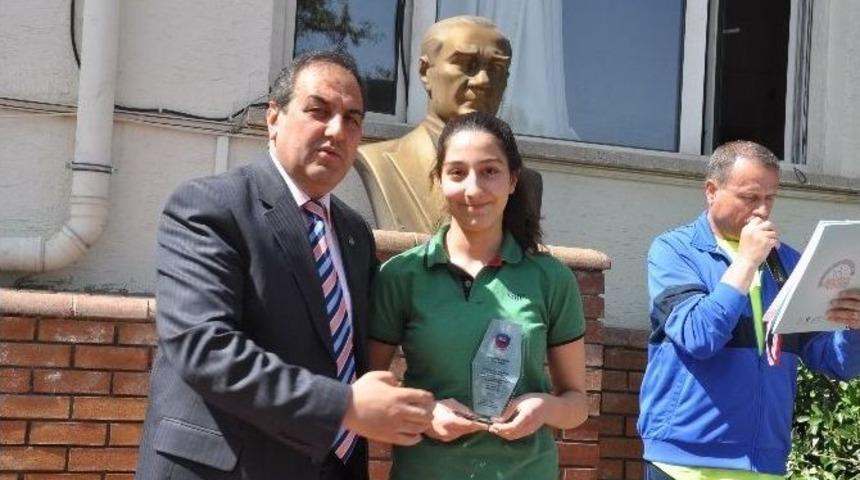 Gkv &Ouml;zel Ortaokulu &Ouml;ğrencileri &Ouml;d&uuml;llendirildi