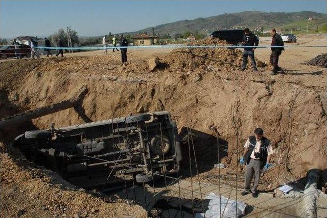 Öğrenci Servisi Su Kanalına Düştü: 1 Ölü, 5 Yaralı