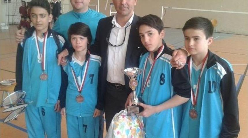 Adana&rsquo;dan 4 Okul Badminton T&uuml;rkiye Grup Şampiyonasına Gitti