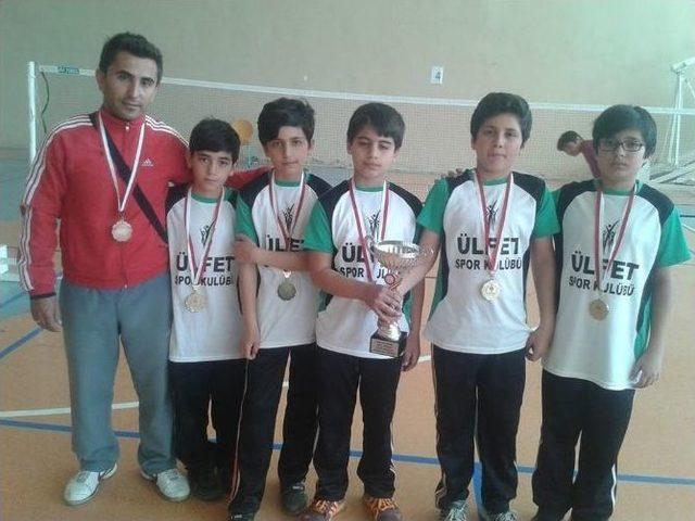 Adana’dan 4 Okul Badminton Türkiye Grup Şampiyonasına Gitti