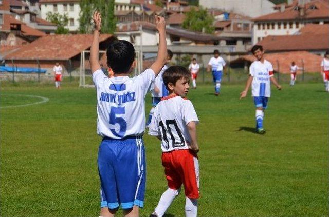 Kastamonu Amatör Kulüpler U-12 Futbol Şöleni Tosya’da Yapıldı