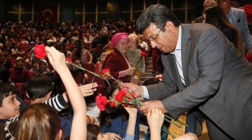 K&uuml;&ccedil;&uuml;k&ccedil;ekmece&rsquo;de Anneler G&uuml;n&uuml;ne &Ouml;zel G&ouml;steri