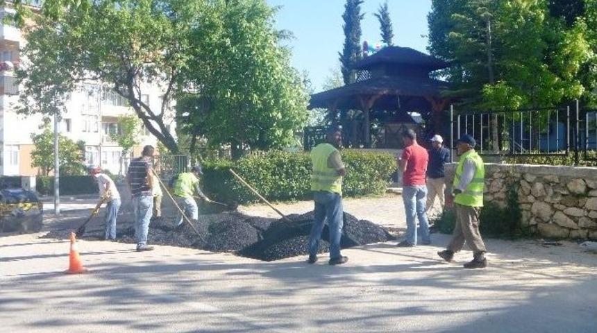 Bilecik Belediyesi Bozulan Asfalt Yolları Onarıyor
