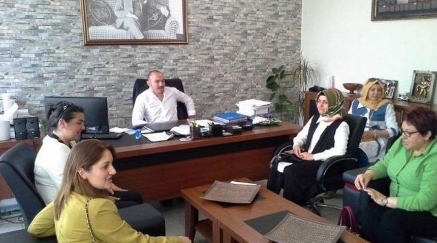 Ak Partili Kadınlardan Hasta Ziyareti