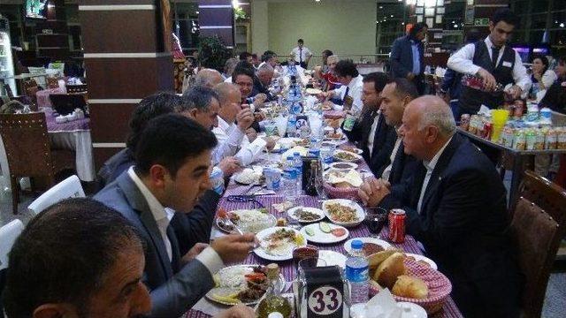 Federasyon Başkanları Vali Öztürk İle Yemekte Bir Araya Geldi
