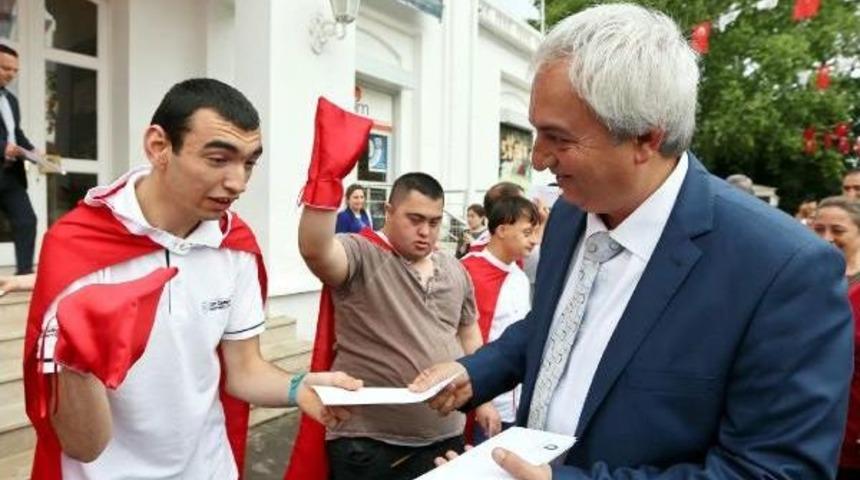 '&ouml;zel Askerler' I&ccedil;in Davul Zurnalı Uğurlama