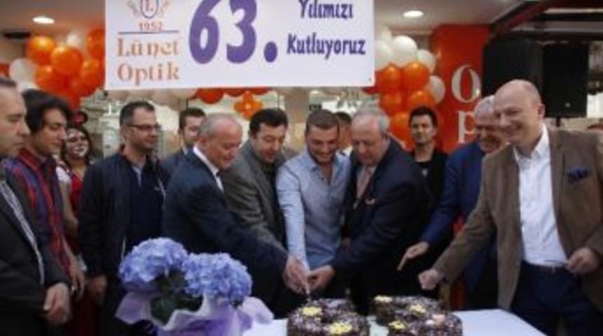 L&uuml;net Optik 63. Yılını Kutladı