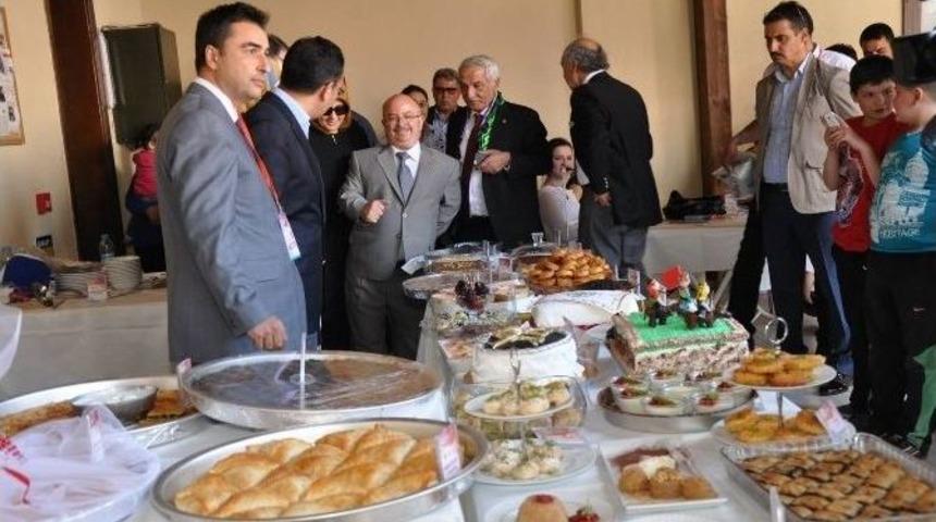Uşak&rsquo;ta Y&ouml;resel Yemek Yarışması Yapıldı