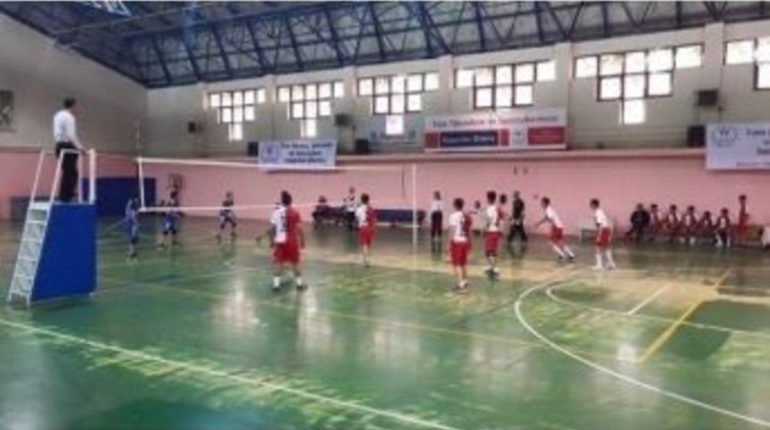 Nene Hatun Kız Yetiştirme Yurdu Ve &Ccedil;ocuk Yuvası Voleybolda Gururumuz Oldu