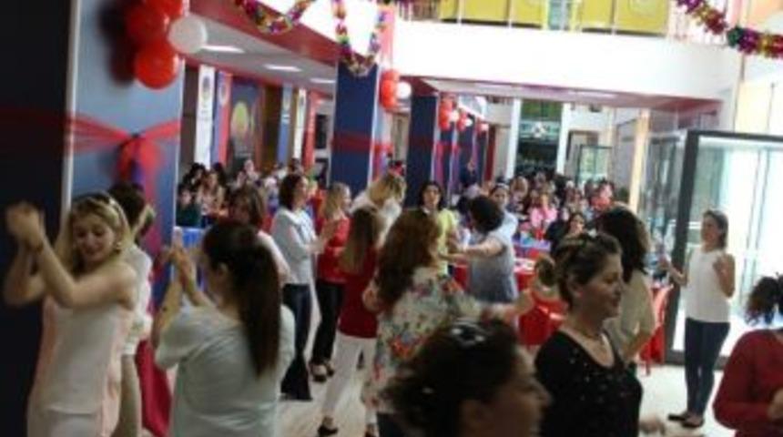 Ted Batman Koleji&rsquo;nden Anneler G&uuml;n&uuml; Kutlaması