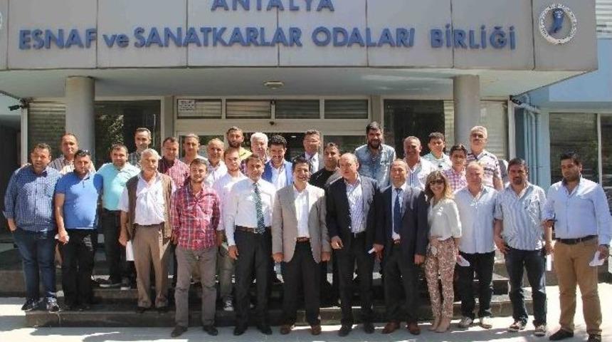 Başkan Gen&ccedil;, Oto Galerici Esnafıyla Buluştu