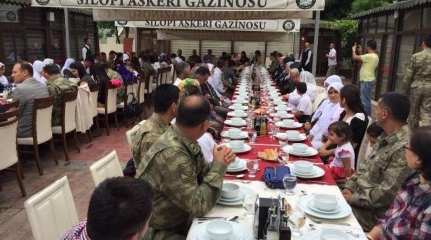 Silopi&rsquo;de Şehit Ve Gazi Ailelerine Y&ouml;nelik Anneler G&uuml;n&uuml; Etkinliği