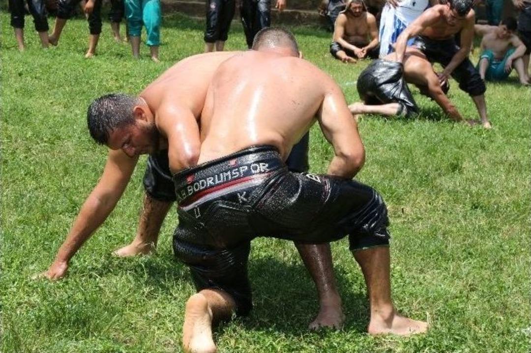 Bodrum &Ccedil;&ouml;mlek&ccedil;i&rsquo;de Yağlı G&uuml;reş Heyecanı Yaşandı