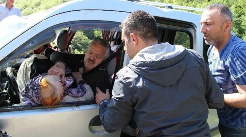 (&ouml;zel Haber) U&ccedil;urumun Kenarında Can Pazarı: 2 &Ouml;l&uuml;, 3 Yaralı