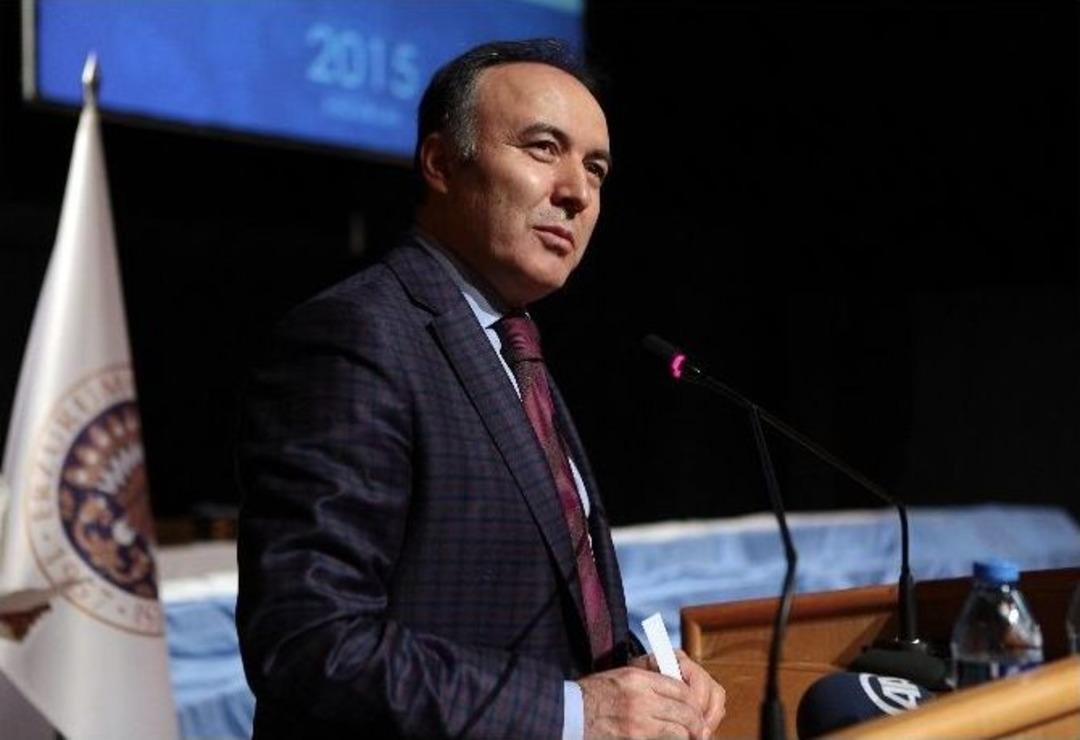 A&uuml;&rsquo;de Bilimsel Teşvik &Ouml;d&uuml;lleri Ve Akademik Giysi T&ouml;reni