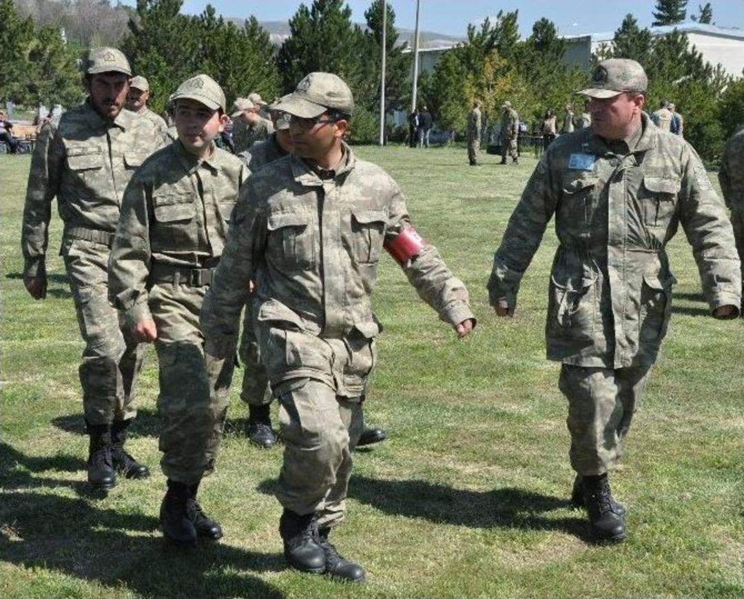 Kınalı Kuzular Bir G&uuml;n De Olsa Asker Oldu