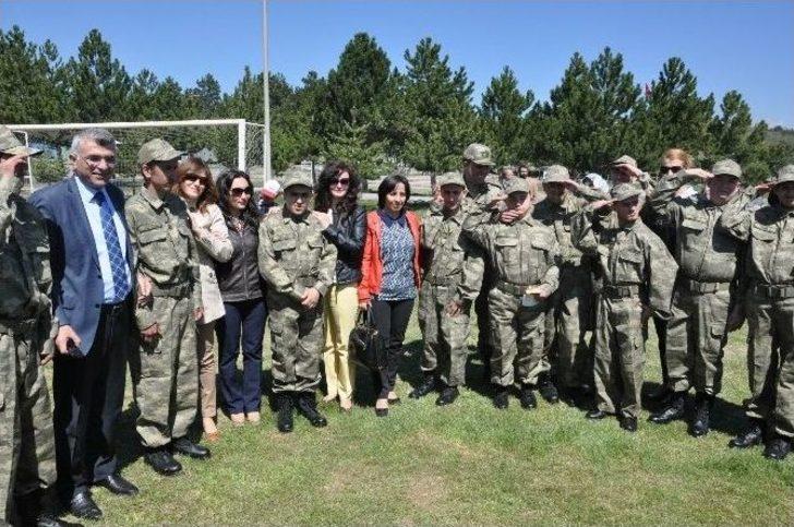 Kınalı Kuzular Bir Gün De Olsa Asker Oldu G4