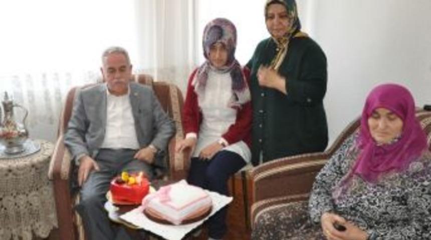 (&ouml;zel Haber)ak Partili Berber&rsquo;den Şehit Madenci &Ccedil;ocuğuna Doğum G&uuml;n&uuml; S&uuml;rprizi