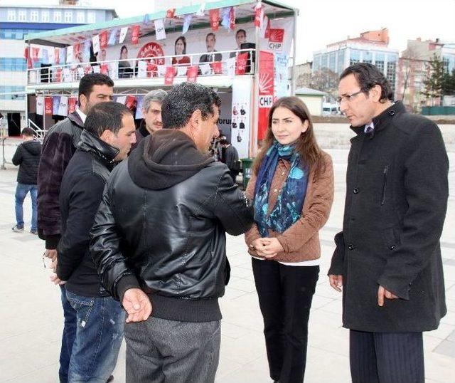 Anneler Günü’nde Oyunu İsteyen Kadın Vekil Adayını Oğluna İstedi