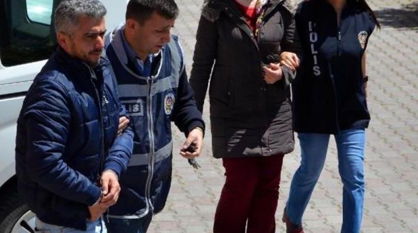 &Ccedil;aldığı Altınlar Sa&ccedil; Topuzundan &Ccedil;ıktı