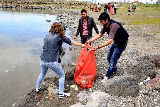 Van'da 'gülümüzü Kirletmeyelim' Etkinliği