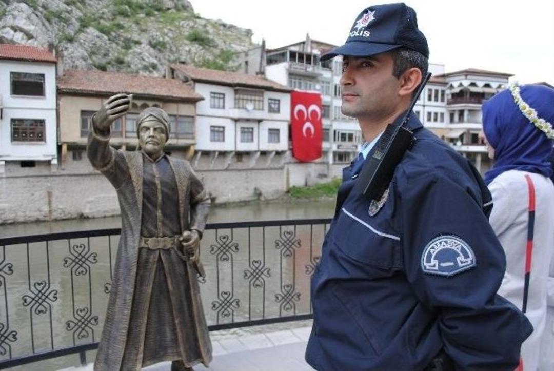 O Şehzadenin Telefonundan Sonra Kılıcı Da Kırıldı