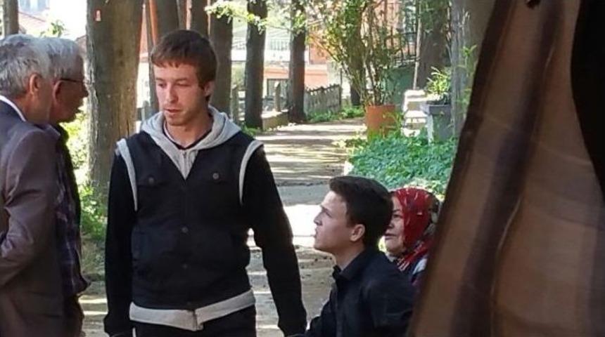 Miras İ&ccedil;in Yaşı B&uuml;y&uuml;t&uuml;lerek Evlendirilen Gen&ccedil; Kız Kansere Yenildi