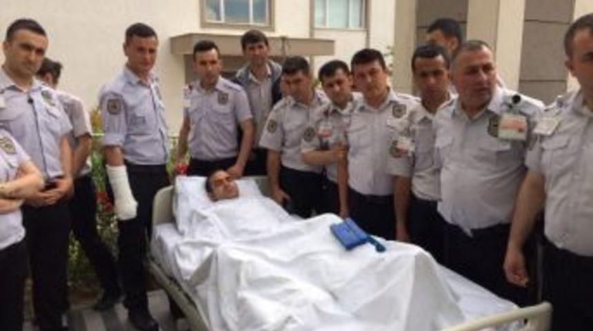 Hastanede G&uuml;venlik G&ouml;revlisine Bı&ccedil;aklı Saldırı