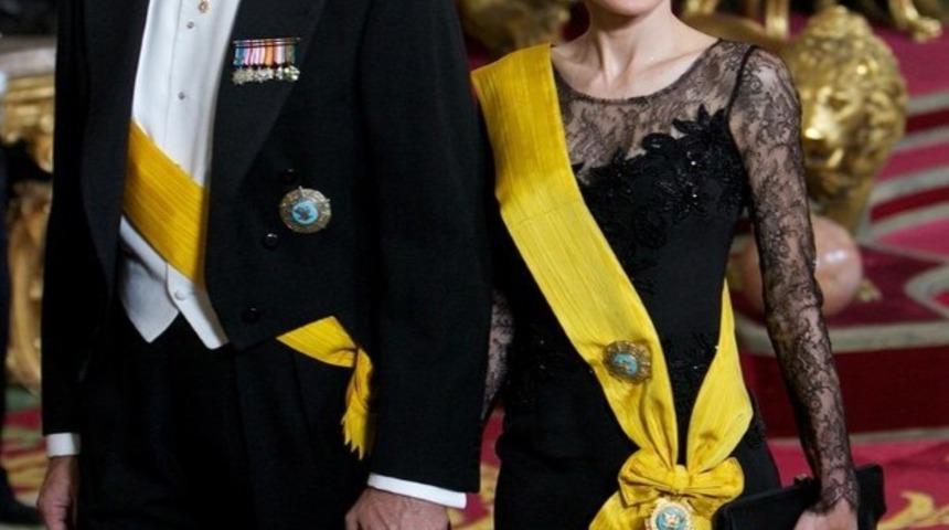 Krali&ccedil;enin, ''Yoga arkadaşım &ouml;zledim seni'' mesajı &uuml;lkeyi karıştırdı