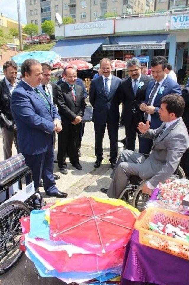 Engelliler Derneğinden Resim Sergisi 3