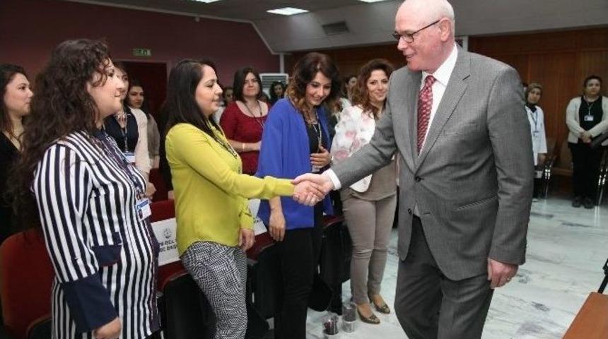 Başkan Kurt&rsquo;tan Kadın Personele Anlamlı Armağan