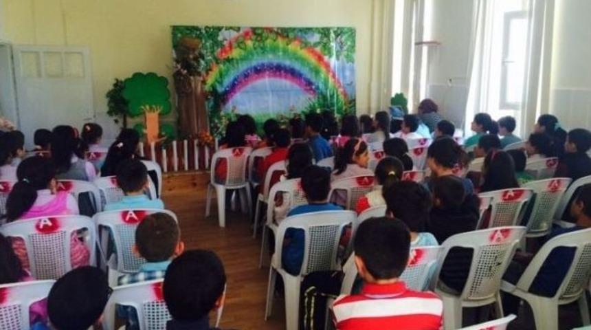 Atat&uuml;rk İlkokulu&rsquo;nda &lsquo;dilek Ağacı&rsquo; İsimli Tiyatro G&ouml;sterimi