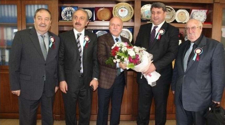 Vakıflar Heyeti Başkan Sekmen&rsquo;i Ziyaret Etti