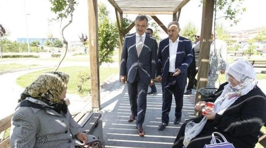 Yaşlı Teyzelerden &Ouml;rnek Davranış