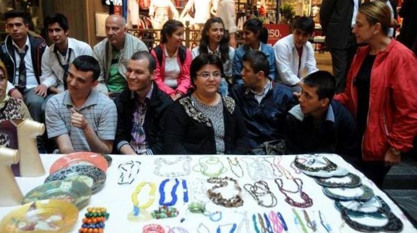 Gaziantep&rsquo;Te Engelli &Ouml;ğrenciler Kermes A&ccedil;tı