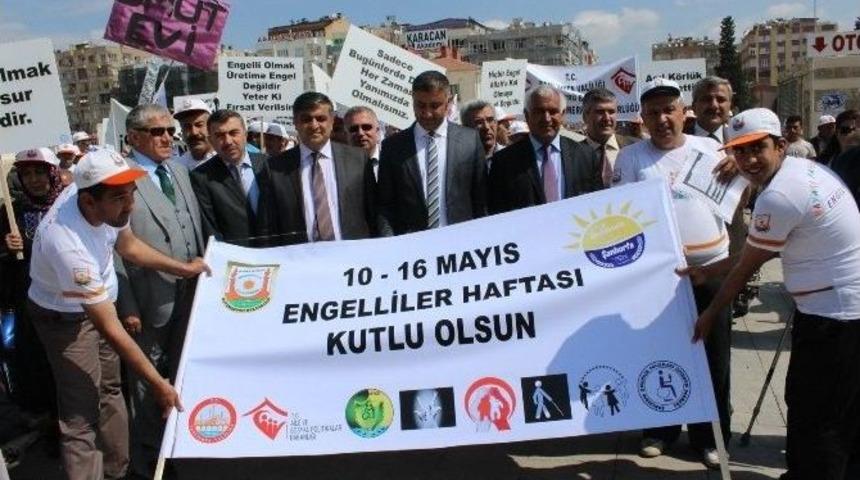 Engelliler G&uuml;n&uuml; &Ccedil;eşitli Etkinliklerle Kutlandı