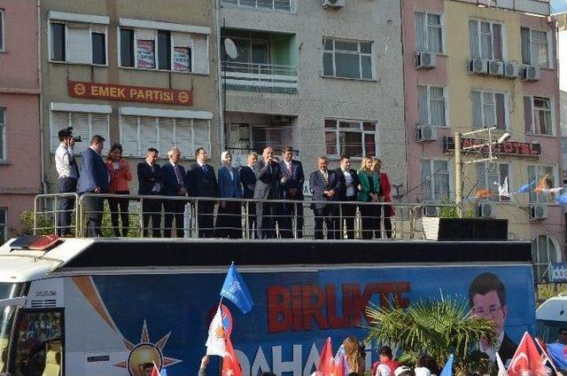 Sağlık Bakanı Müezzinoğlu Burhaniye’de Miting Yaptı