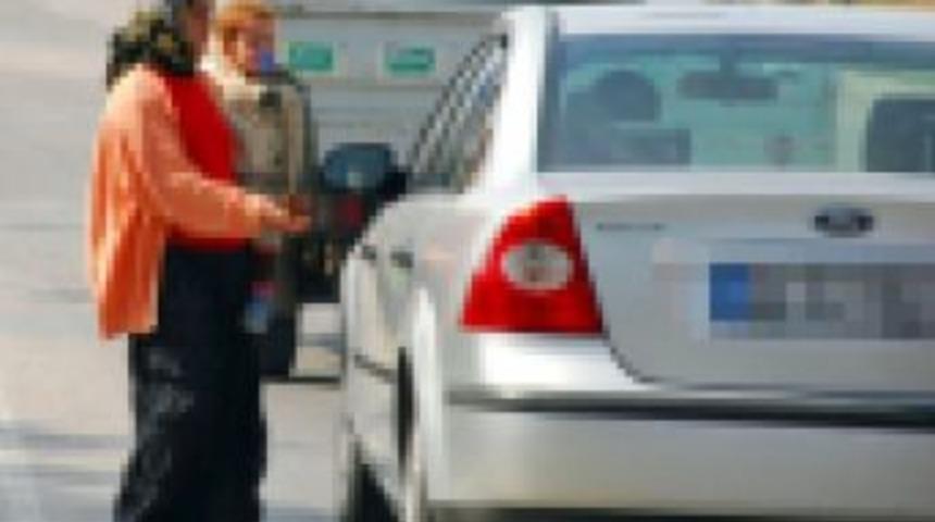 Vali D&uuml;zg&uuml;n&rsquo;den Dilencilik Yapan Suriyeliler A&ccedil;ıklaması