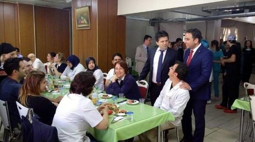 İshak Gazel, Hemşirelerin G&uuml;n&uuml;n&uuml; Kutladı