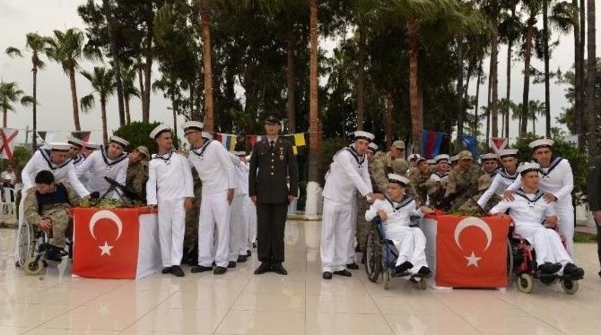 Bir G&uuml;nl&uuml;k Askerlik Yapan Engellilerin B&uuml;y&uuml;k Sevinci