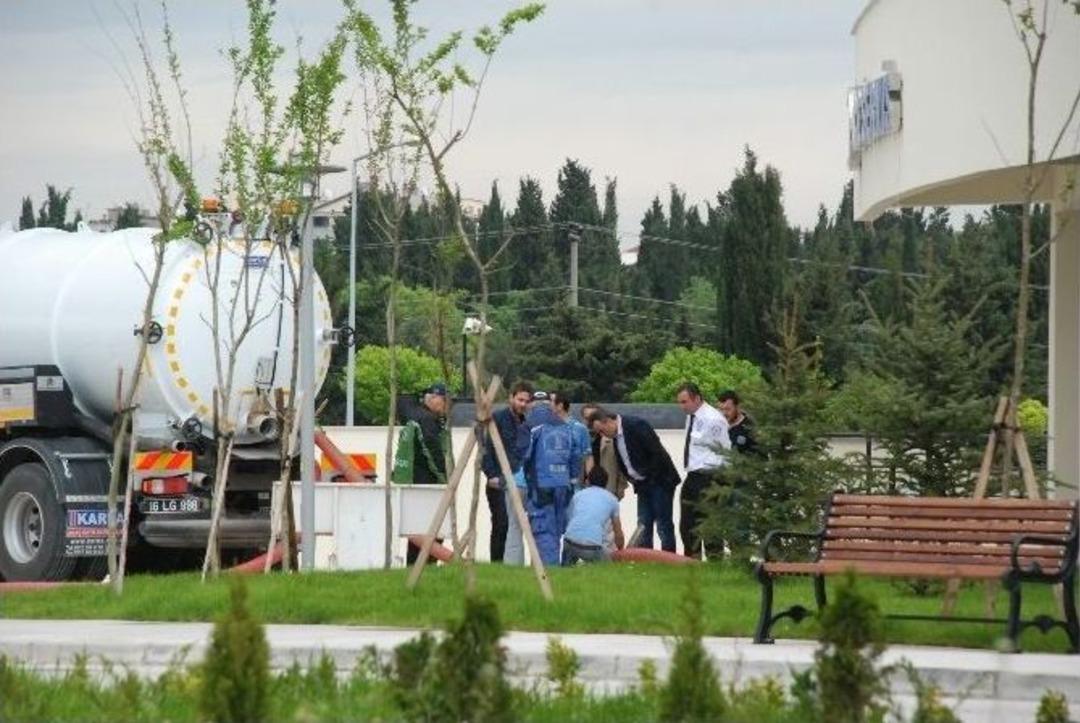 Yeni Yapılan Hastaneyi Su Bastı