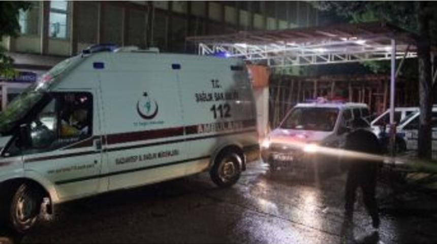 Gaziantep&rsquo;te Apartman Sakinleri Arasında Bı&ccedil;aklı Kavga: 4 Yaralı