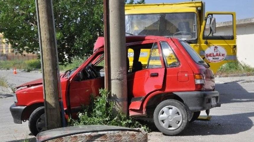 Balıkesir&rsquo;de Trafik Kazası: 2 Yaralı