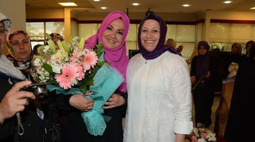 İkbal G&uuml;rpınar, D&uuml;zceli Annelerle Buluştu