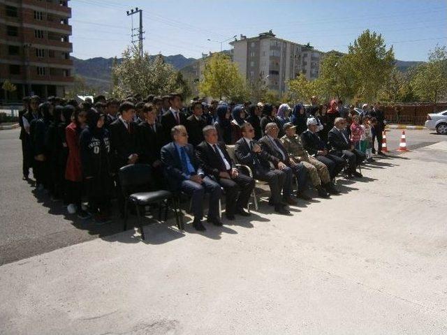 &Ouml;ğrencilere Trafik Haftası &Ouml;d&uuml;lleri Verildi 2