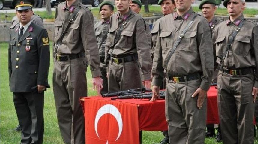 Uşak&rsquo;ta 24 Engelli Askerlik Heyecanını Yaşadı