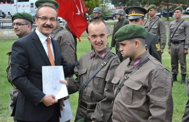 Uşak&rsquo;ta 24 Engelli Askerlik Heyecanını Yaşadı 1