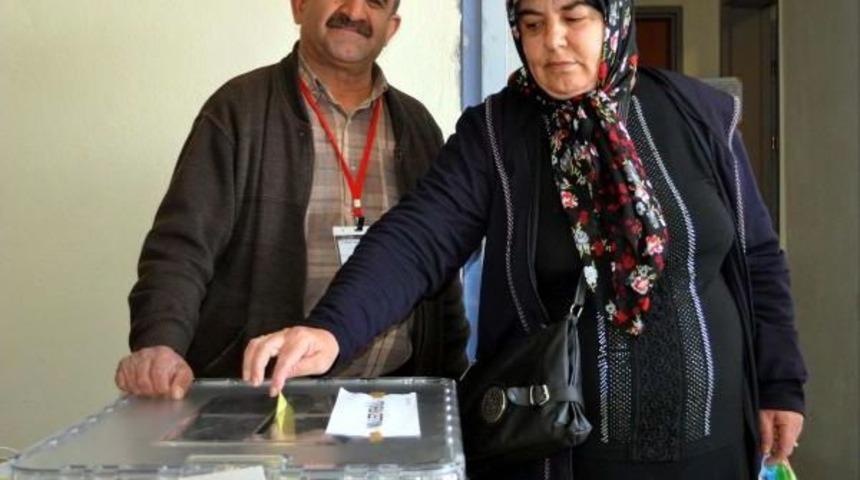 Kayseri Erkilet Havalimanı'nda Oylarını Kullandılar